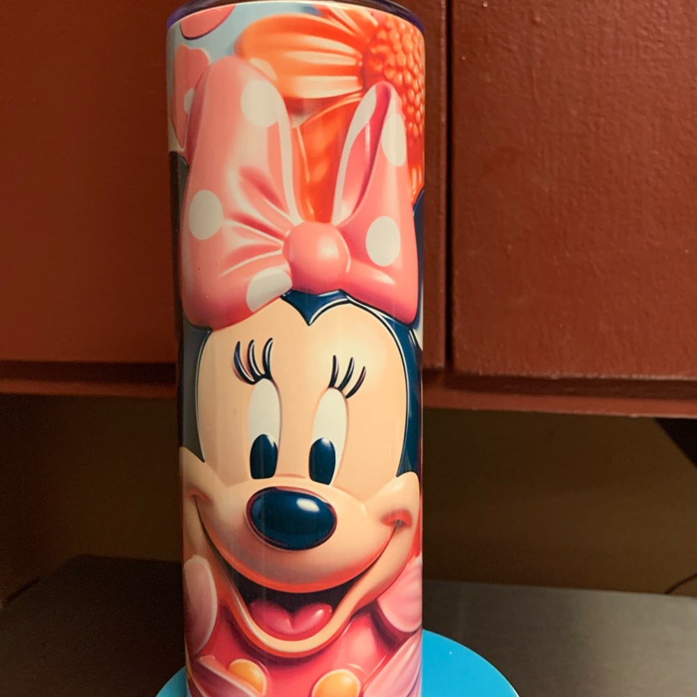 20oz Minnie Mouse tumbler,
